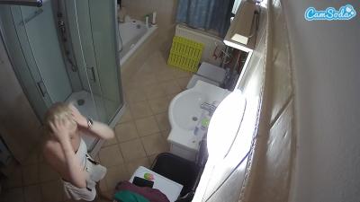 voyeurcam-julmodels-bath-2nd-2