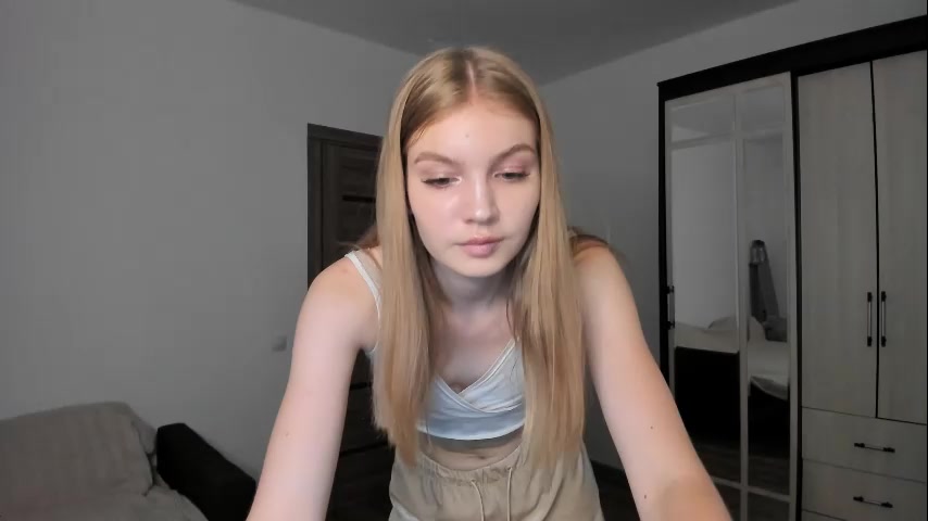 Watch may__cute recorded live streams from Chaturbate on 2023/08/31, Cam Archive