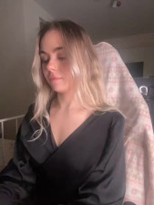 Watch SkyBriii recorded live streams from Stripchat on 2025/03/03, Cam Archive