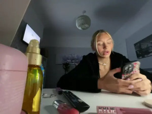Watch hotblondie14 recorded live streams from Stripchat on 2025/03/06, Cam Archive