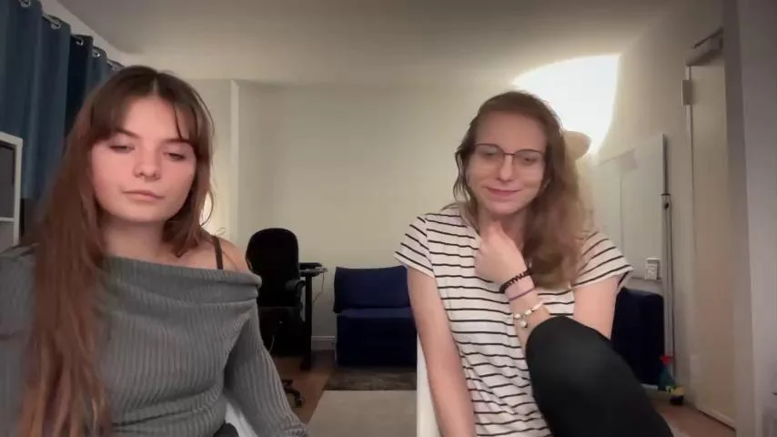 Watch lillybambus recorded live streams from Chaturbate on 2023/11/15, Cam Archive