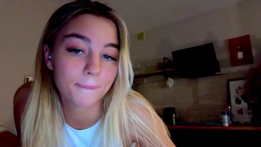 Watch lilly_mattsson recorded live streams from Chaturbate on 2023/12/01, Cam Archive