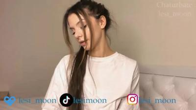 lesi_moon