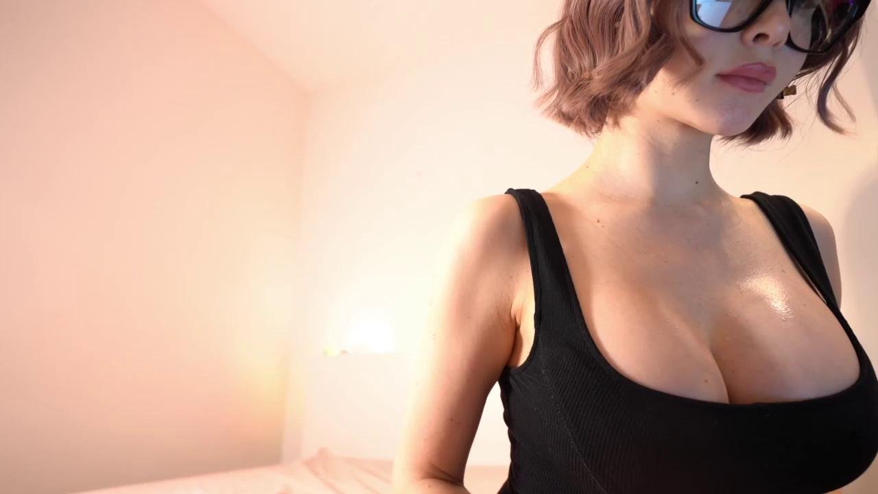 Watch reei__ recorded live streams from Chaturbate on 2023/12/24, Cam Archive