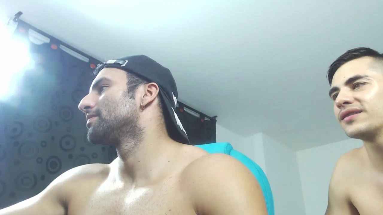 Watch willhottwil1 recorded live streams from Chaturbate on 2023/12/29, Cam Archive