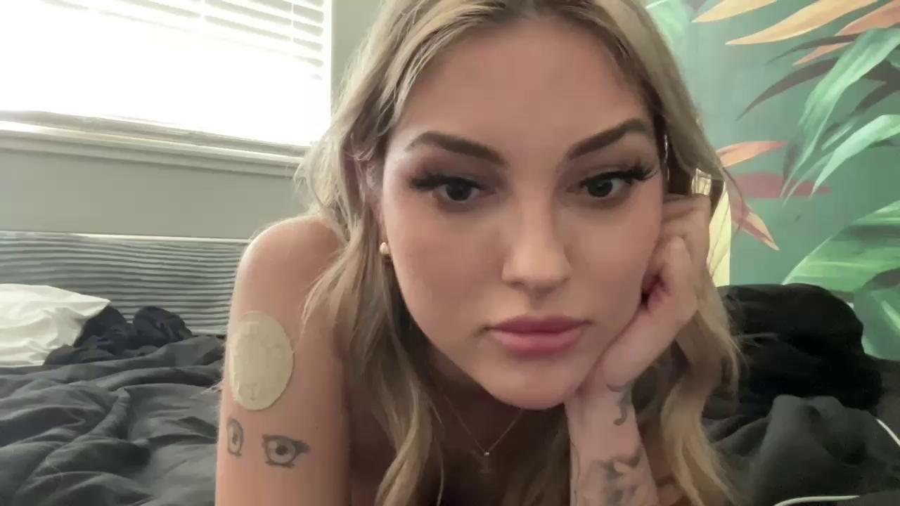 Watch kellysnowxo recorded live streams from Chaturbate on 2024/01/19, Cam Archive